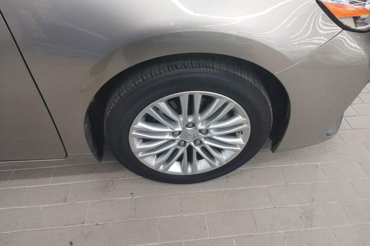Used Lexus ES 2015 200 Elite Edition Right Rear Wheel Hub