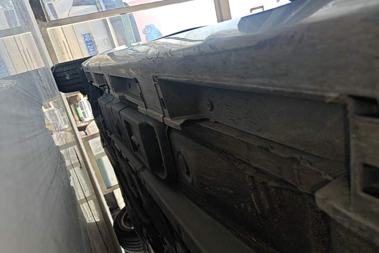 Used Lexus ES 2015 300h Comfort Edition Right Side Sill
