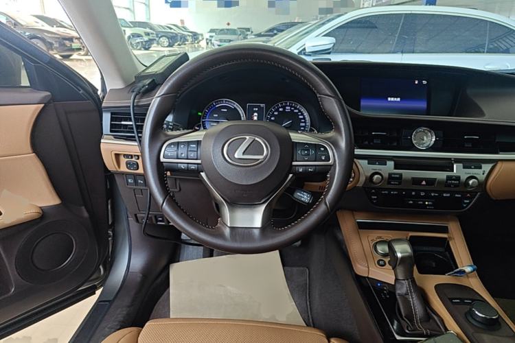 Used Lexus ES 2015 300h Comfort Edition Steering Wheel