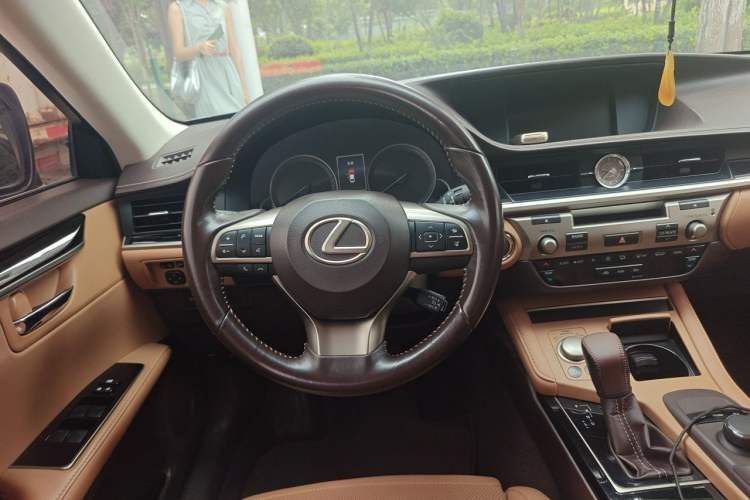 Used Lexus ES 2015 200 Comfort Edition Steering Wheel