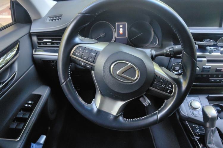 Used Lexus ES 2015 200 Elite Edition Steering Wheel