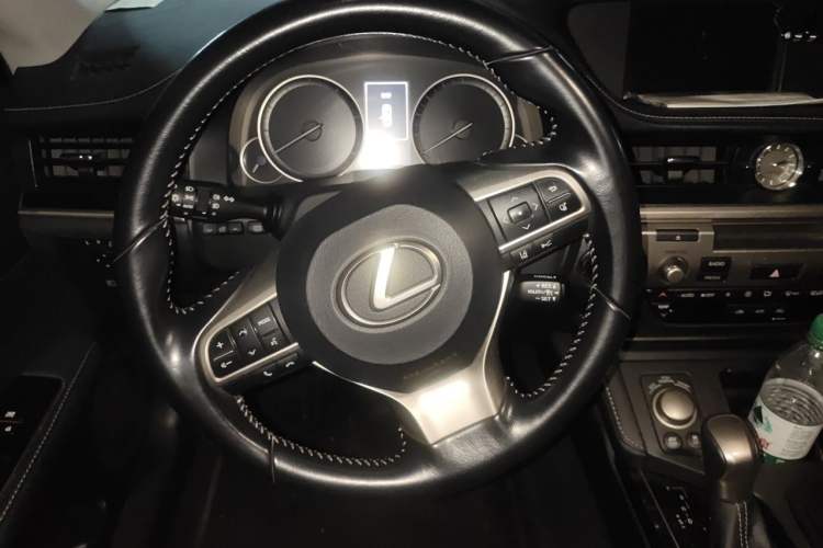 Used Lexus ES 2015 300h Comfort Edition Steering Wheel