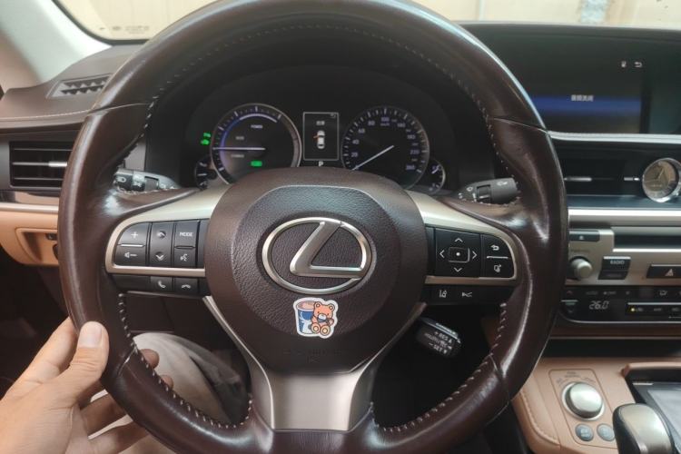 Used Lexus ES 2015 300h Comfort Edition Steering Wheel