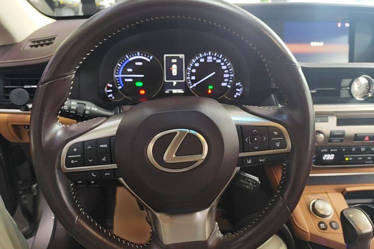 Used Lexus ES 2015 300h Comfort Edition Steering Wheel