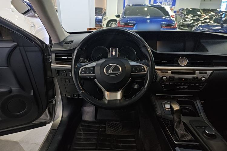 Used Lexus ES 2015 250 Elegant Edition Steering Wheel
