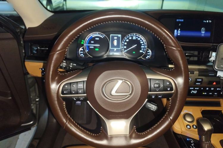 Used Lexus ES 2015 300h Comfort Edition Steering Wheel