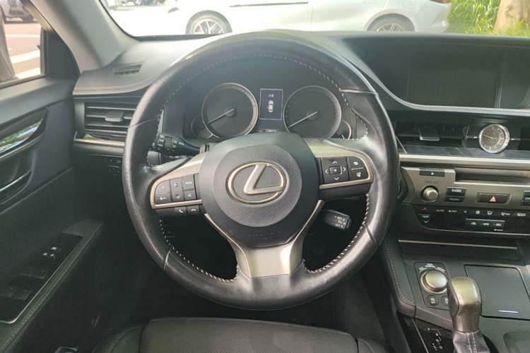 Used Lexus ES 2015 200 Elite Edition Steering Wheel