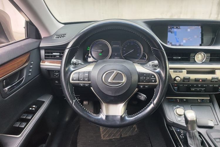 Used Lexus ES 2015 300h Luxury Edition Steering Wheel