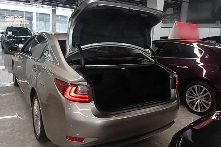 Used Lexus ES 2015 200 Elite Edition Trunk