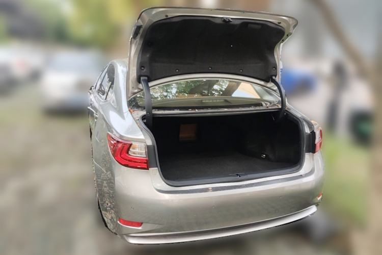 Used Lexus ES 2015 200 Elite Edition Trunk