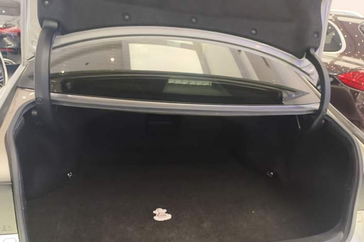Used Lexus ES 2015 200 Elite Edition Trunk