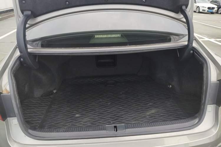 Used Lexus ES 2015 200 Elite Edition Trunk