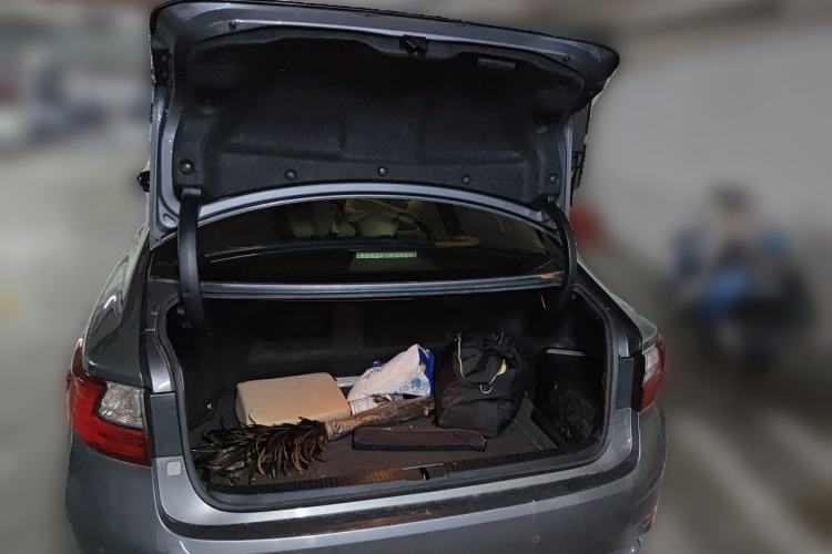 Used Lexus ES 2015 300h Comfort Edition Trunk