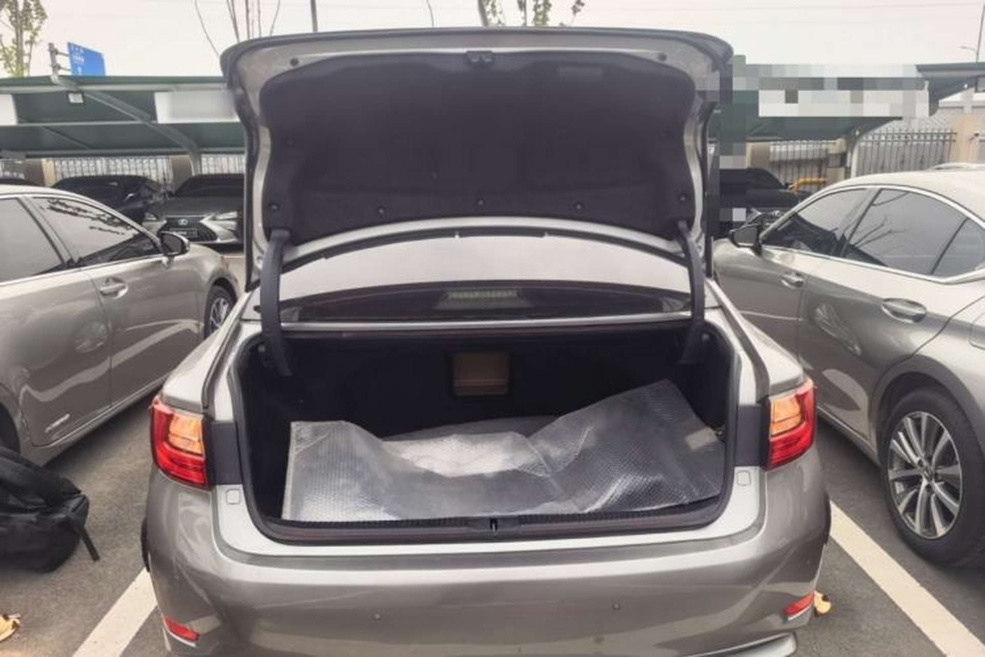 Used Lexus ES 2015 200 Elite Edition Trunk