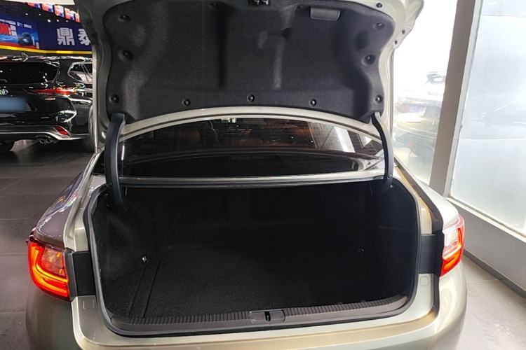 Used Lexus ES 2015 300h Comfort Edition Trunk