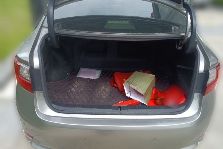 Used Lexus ES 2015 300h Comfort Edition Trunk