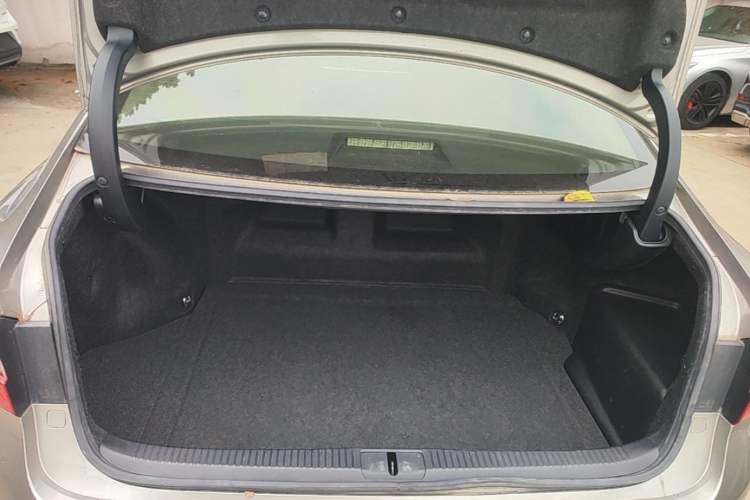 Used Lexus ES 2015 300h Luxury Edition Trunk