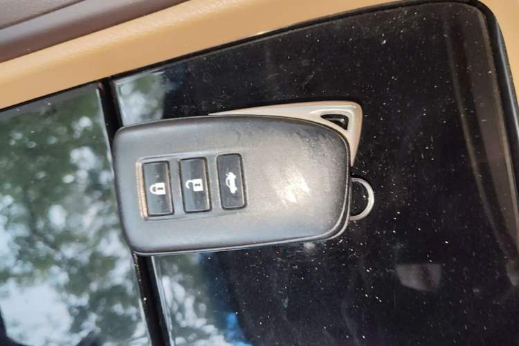 Used Lexus ES 2015 200 Elite Edition Vehicle Key