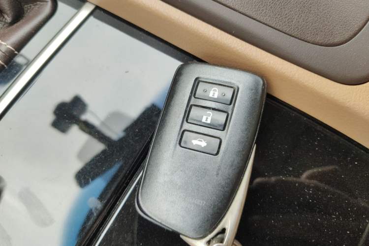Used Lexus ES 2015 200 Elite Edition Vehicle Key