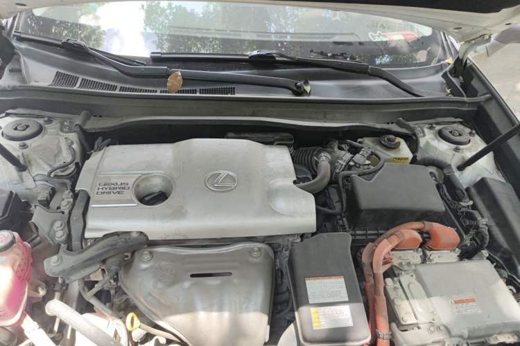 Used Lexus ES 2015 300h Comfort Edition Engine Bay