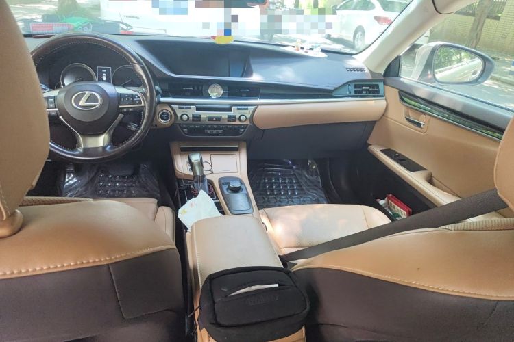 Used Lexus ES 2015 300h Comfort Edition Headliner