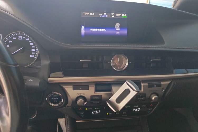 Used Lexus ES 2015 300h Comfort Edition Audio And AC Panel