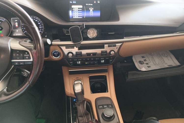 Used Lexus ES 2015 300h Comfort Edition Audio And AC Panel