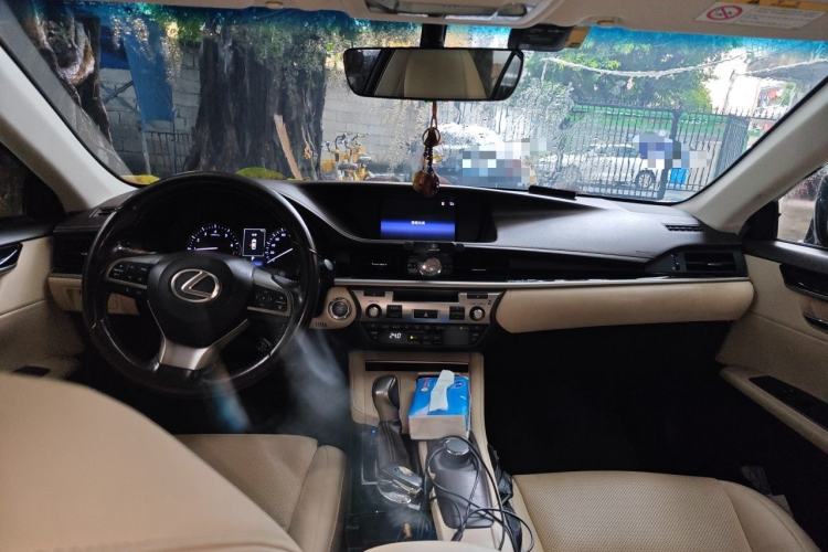Used Lexus ES 2015 200 Elite Edition Center Console
