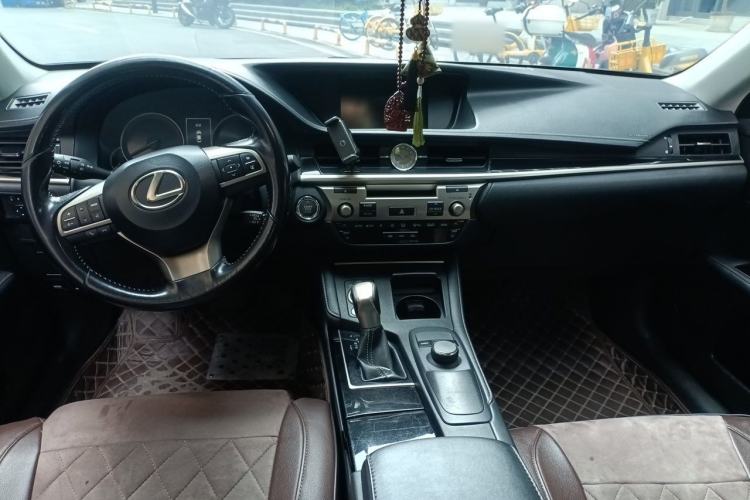 Used Lexus ES 2015 200 Elite Edition Center Console