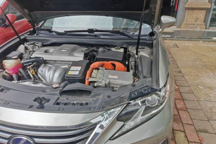 Used Lexus ES 2015 300h Comfort Edition Engine Bay Left