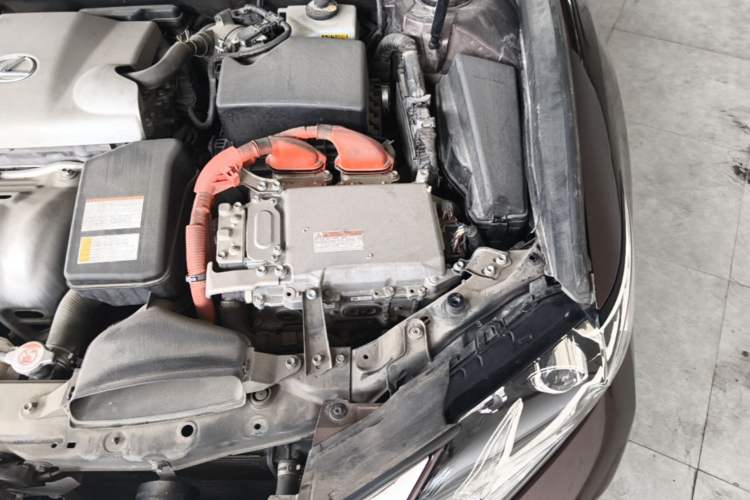 Used Lexus ES 2015 300h Comfort Edition Engine Bay Left