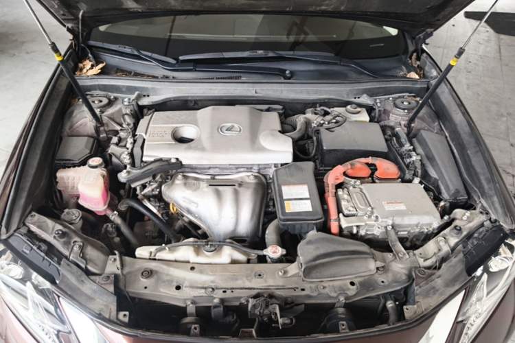 Used Lexus ES 2015 300h Comfort Edition Engine Bay