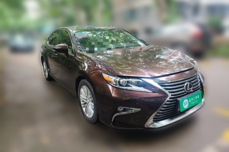Used Lexus ES 2015 200 Elite Edition Front Right 45 Deg