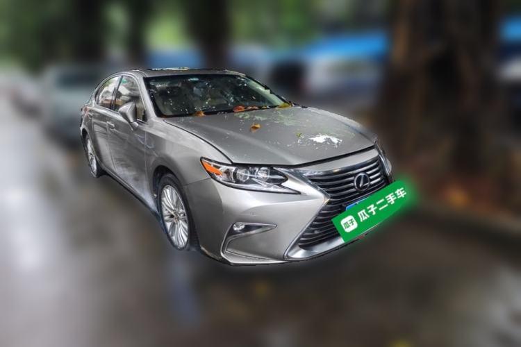 Used Lexus ES 2015 200 Elite Edition Front Right 45 Deg