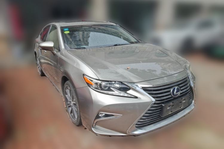 Used Lexus ES 2015 300h Comfort Edition Front Right 45 Deg