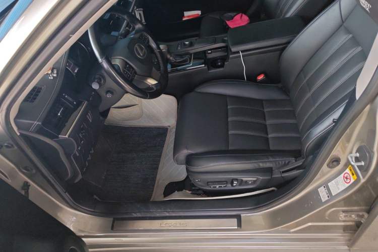 Used Lexus ES 2015 300h Comfort Edition Left Front Seat