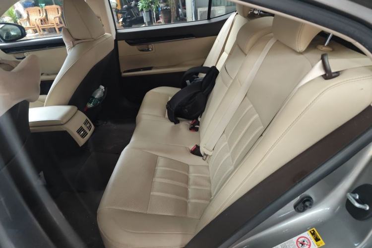 Used Lexus ES 2015 200 Elite Edition Left Rear Seat