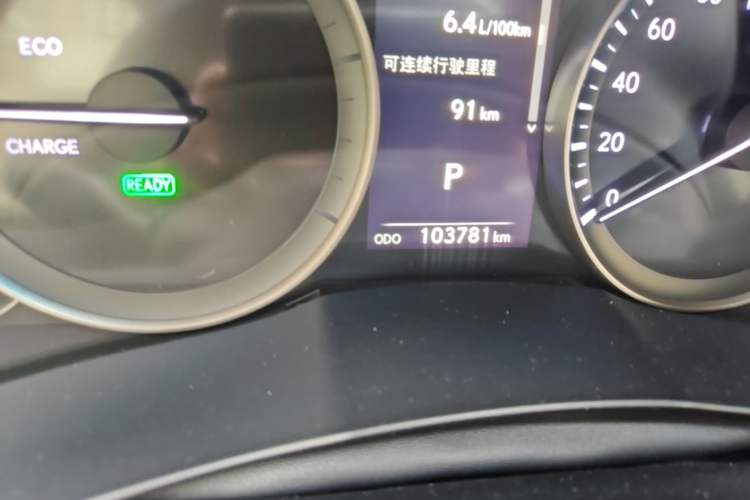 Used Lexus ES 2015 300h Comfort Edition Odometer Close Up