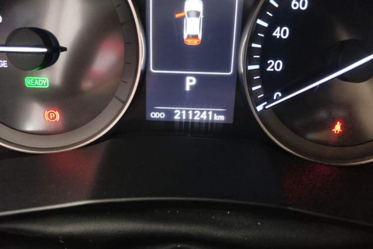 Used Lexus ES 2015 300h Comfort Edition Odometer Close Up