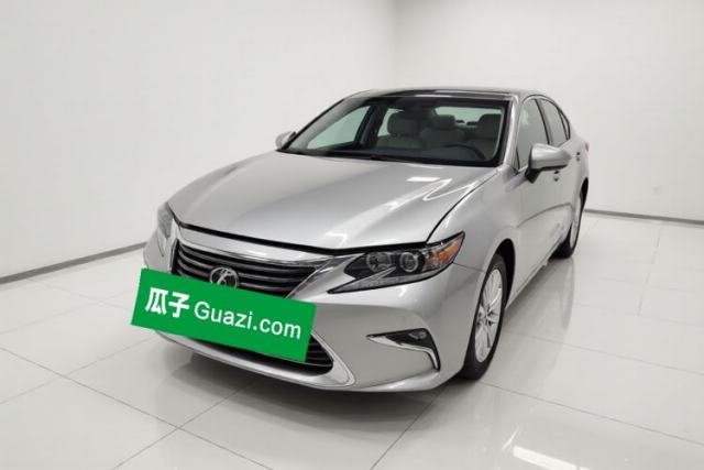 Ojetý Lexus ES 2015 200 Elite Edition