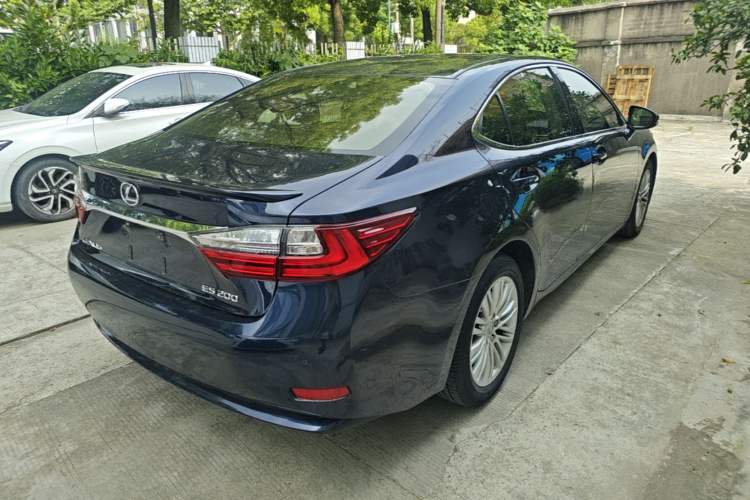 Used Lexus ES 2015 200 Elite Edition Rear Right 45 Deg