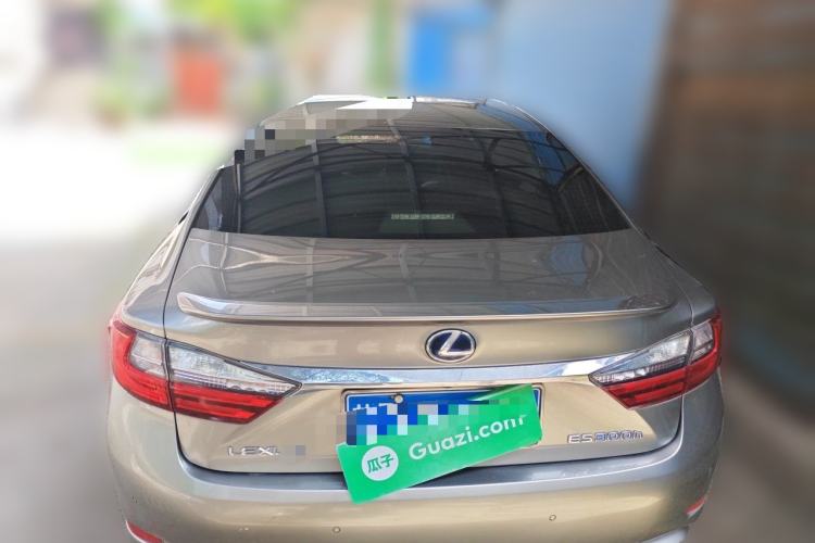 Used Lexus ES 2015 300h Comfort Edition Rear