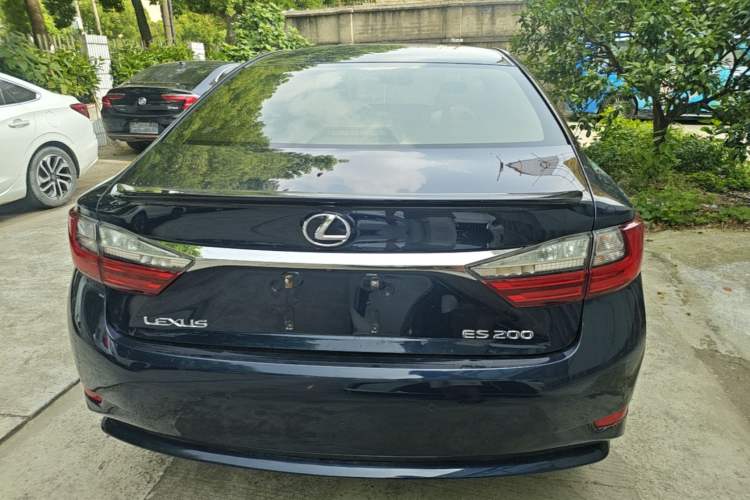 Used Lexus ES 2015 200 Elite Edition Rear