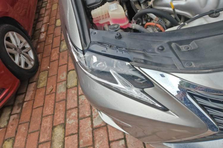 Used Lexus ES 2015 300h Comfort Edition Right Front Headlight
