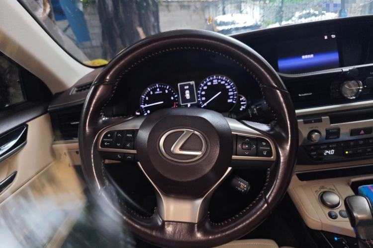 Used Lexus ES 2015 200 Elite Edition Steering Wheel