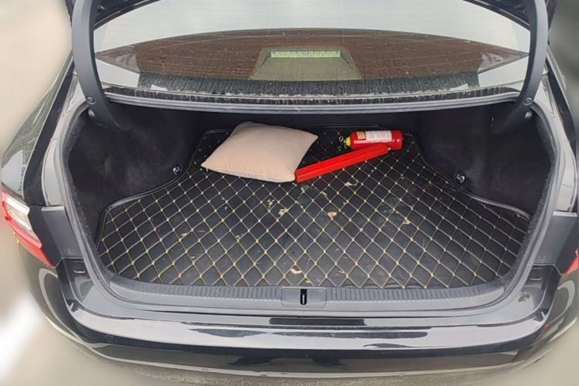 Used Lexus ES 2015 200 Elite Edition Trunk
