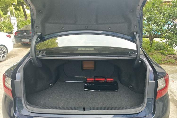 Used Lexus ES 2015 200 Elite Edition Trunk