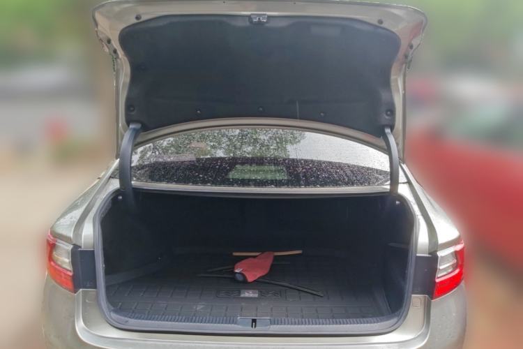 Used Lexus ES 2015 300h Comfort Edition Trunk