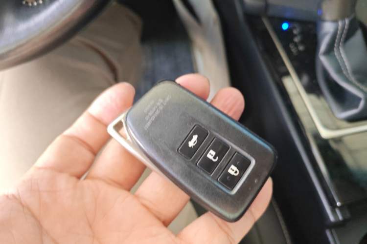Used Lexus ES 2015 300h Comfort Edition Vehicle Key