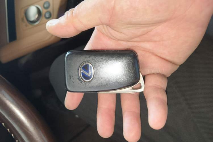 Used Lexus ES 2015 300h Comfort Edition Vehicle Key